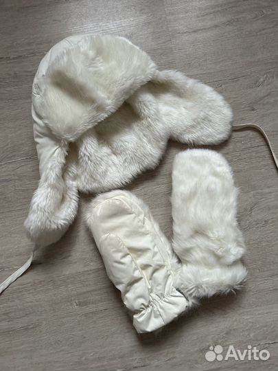 Шапка женская и рукавички с мехом outventure