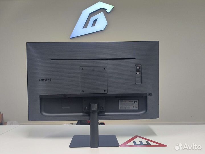Монитор Samsung 27 4k