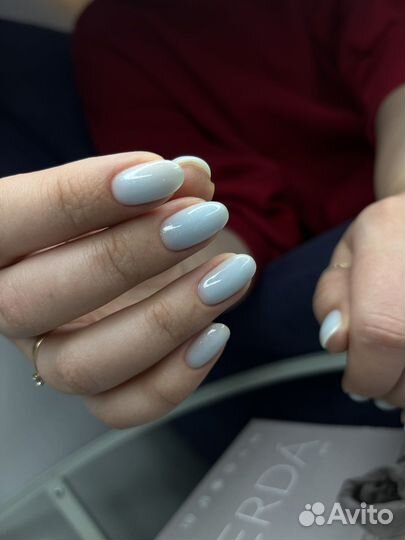 Модель на маникюр