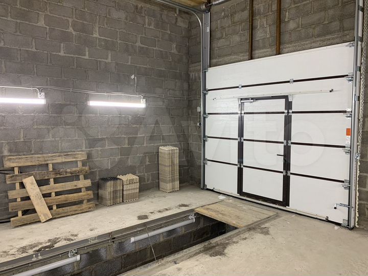 Гараж, > 30 м²