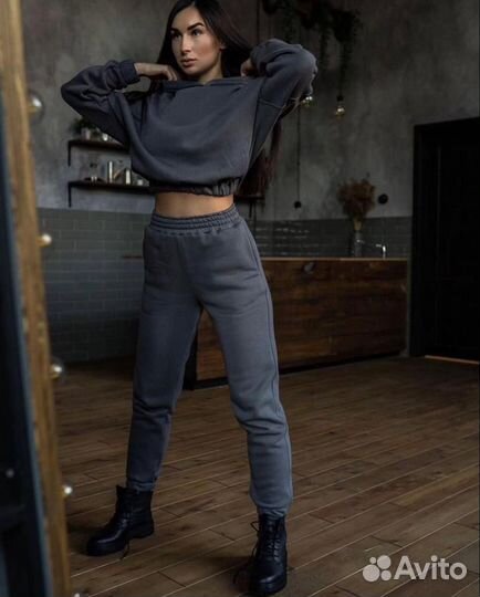 Спортивный костюм женский