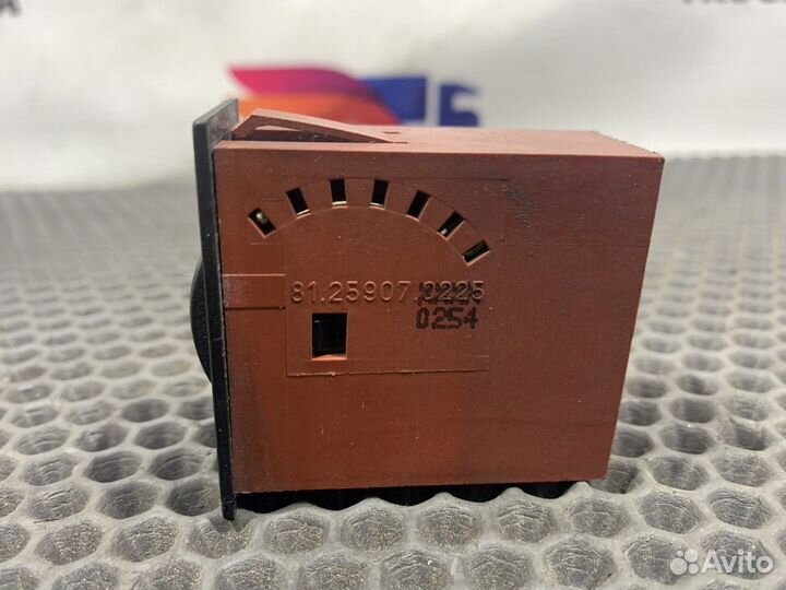 81259070225 Кнопка подогрева сидений Man F2000