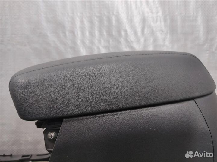 Консоль центральная с подлокотником KIA Sportage