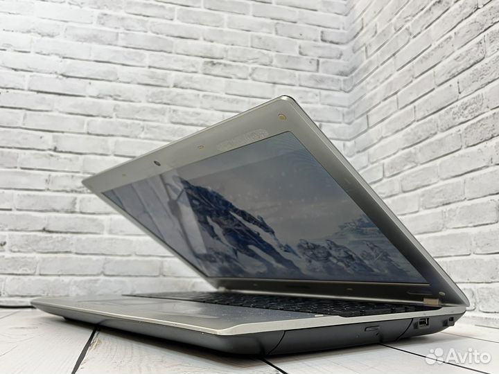 Быстрый ноутбук Samsung с гарантией