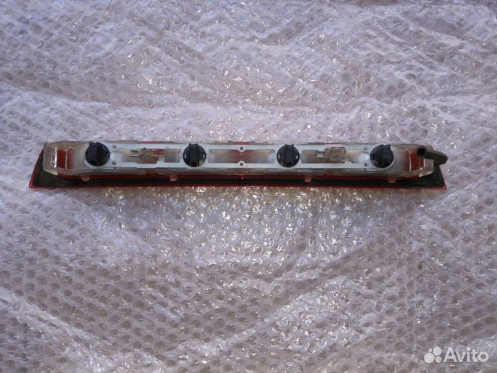 Стоп-сигнал двери багажника Suzuki Grand Vitara