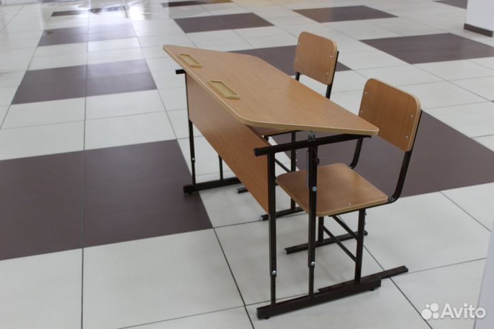 Школьная парта