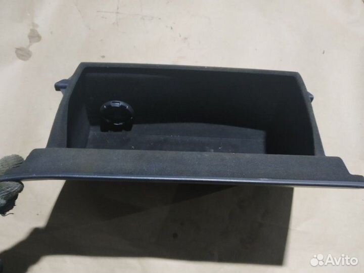 Бардачок Toyota Rav4 XA30