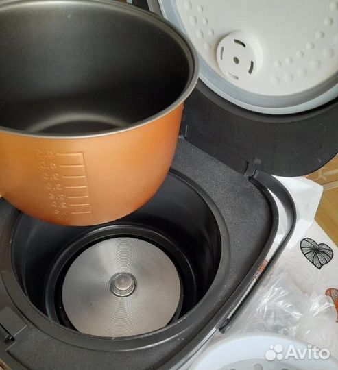 Мультиварка новая