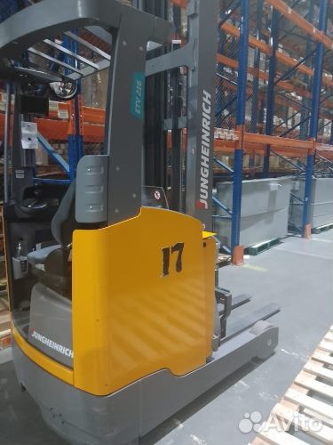 Водитель высотного штабелера (вахта Москва, прожив