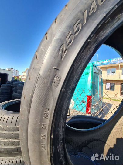 Pirelli P Zero 255/40 R21 102Y