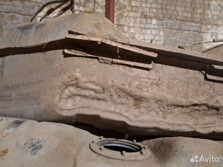 Бензобак Mitsubishi Pajero 2