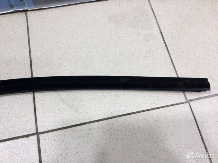 Уплотнитель (внутри) задний правый Hyundai Elantra