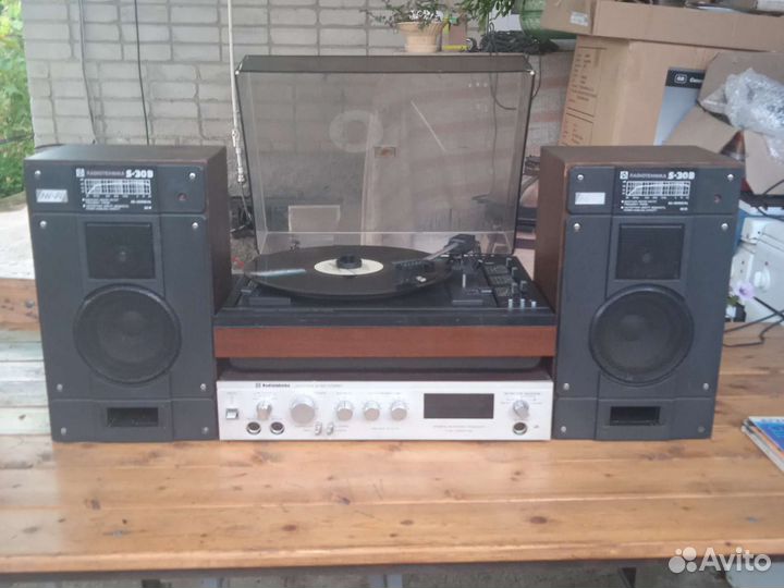 Проигрыватель винила СССР