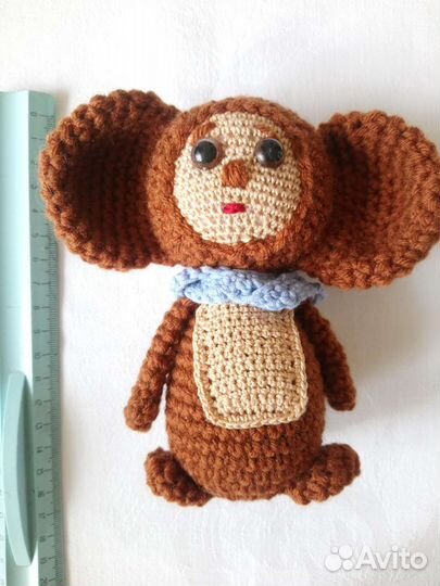 Вязаная игрушка Чебурашка