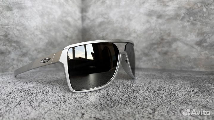 Солнцезащитные очки Oakley Castel X-Silver Prizm