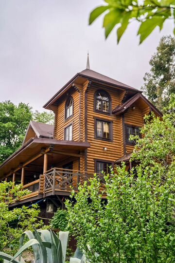 Дом 305,7 м² на участке 10 сот.