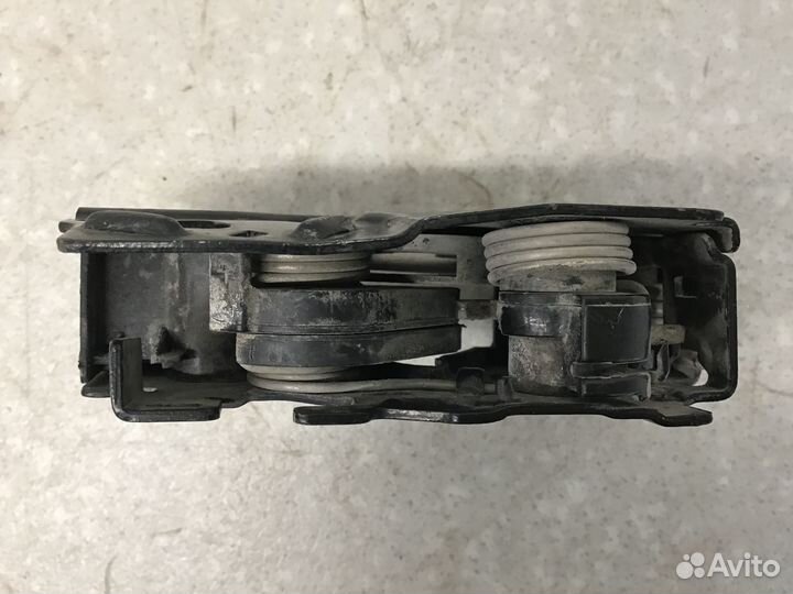 Замок капота VW Caddy III 2004-2015