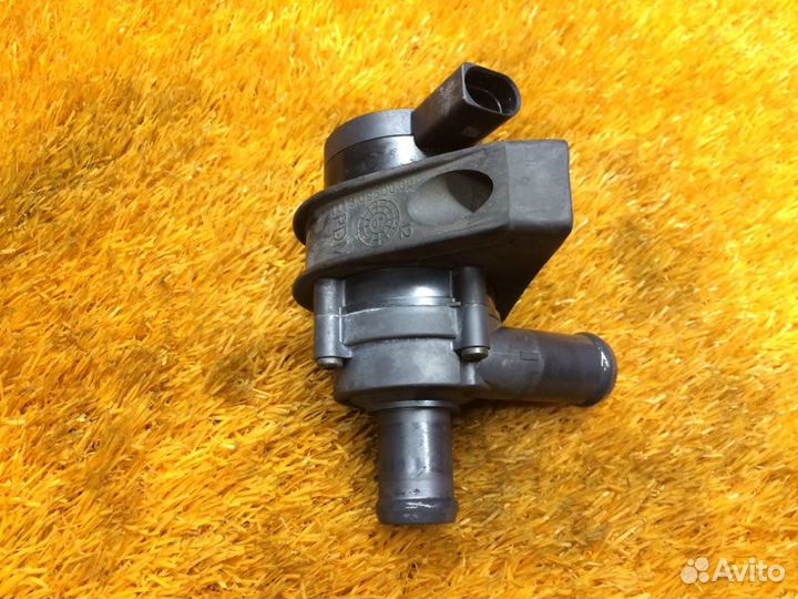 Помпа дополнительная Audi Q5 8R cdnc 2009