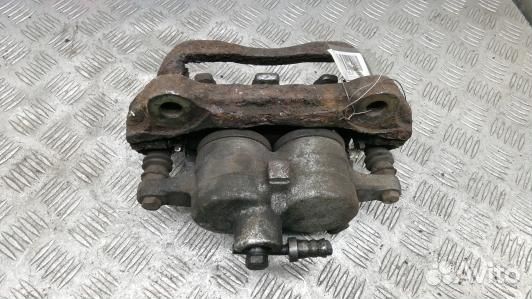 Суппорт тормозной передний правый land rover disco