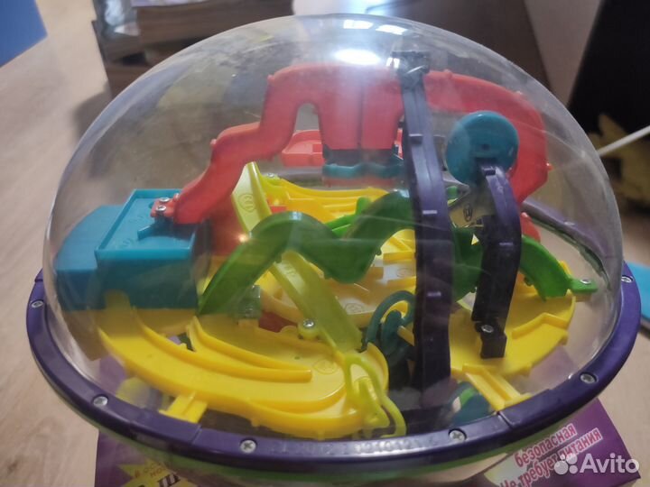 Шар-лабиринт какаду