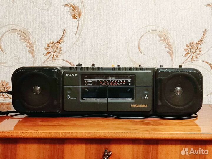 Двухкассетный магнитофон Sony CFS-W308L магнитола