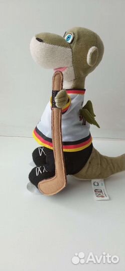 Талисман чм по хоккею 2010 Дино Урмел