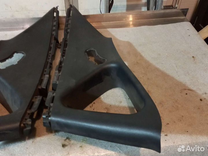 Обшивка задней стойки Hyundai Solaris 1