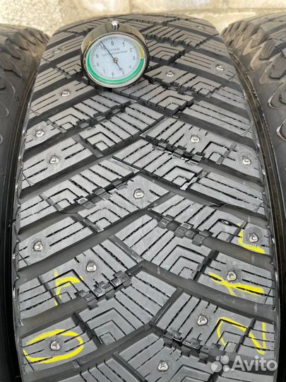 Goodyear UltraGrip Ice Arctic SUV 225/70 R16