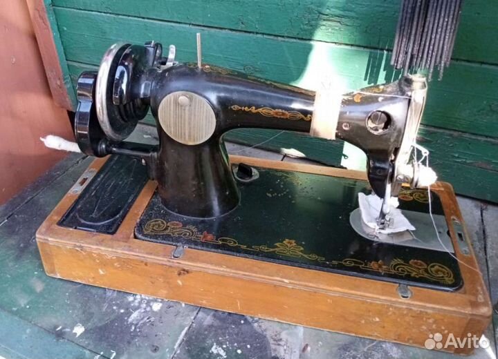 Швейная ручная машинка 2М