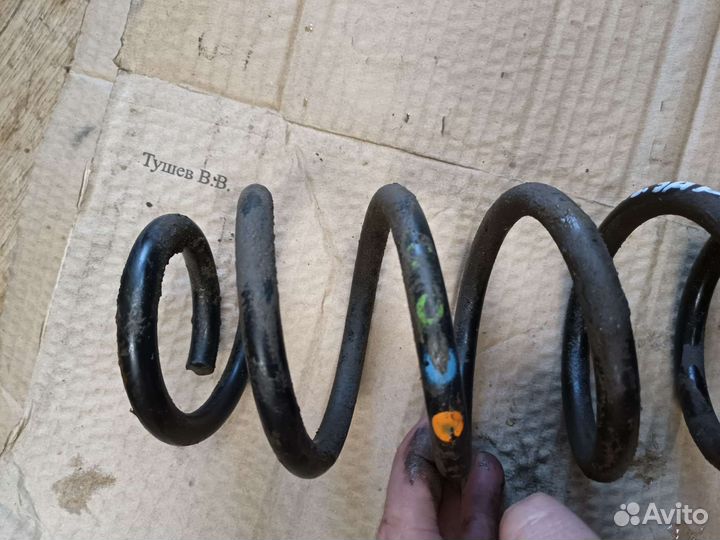 Задняя пружина Skoda Rapid 1