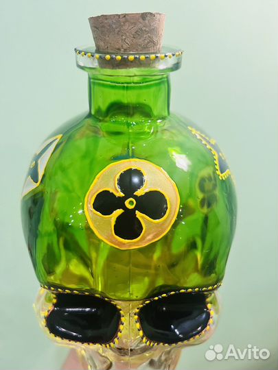 Бутылка череп зеленый в стиле Луи Витон 800 мл