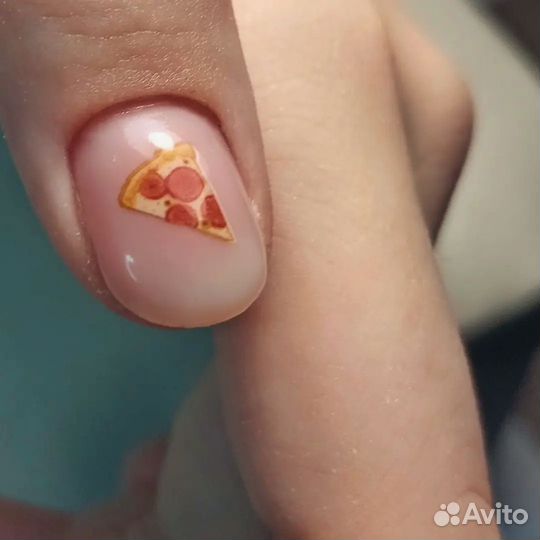 Нужна модель на маникюр