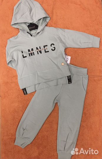 Костюм спортивный