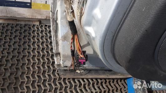 Дверь передняя правая volkswagen passat B5 (7DN32E