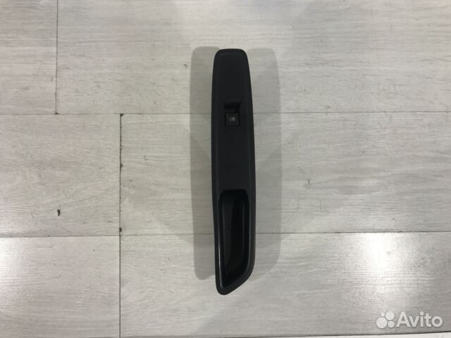 Кнопка стеклоподъемника передняя renault arkana 1