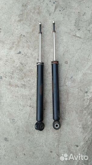 Амортизаторы задние Ниссан Тиида