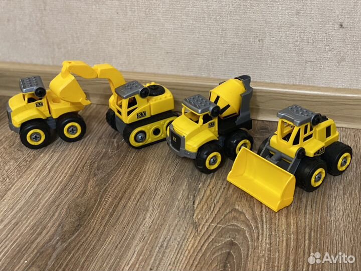 Набор разборных машинок с отверткой