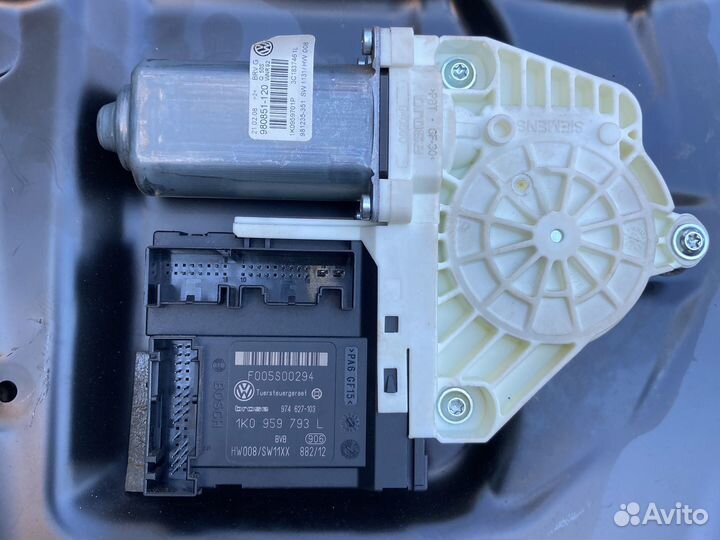 Передний левый стеклоподъёмник пассат б6