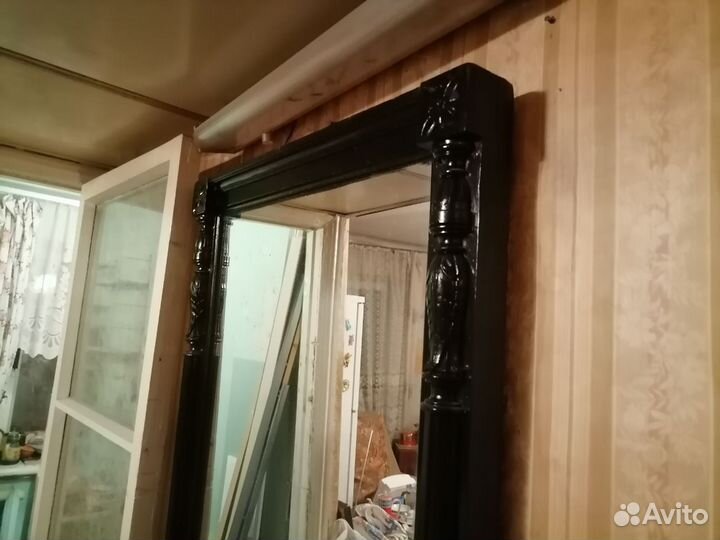 Дореволюционное настенное зеркало