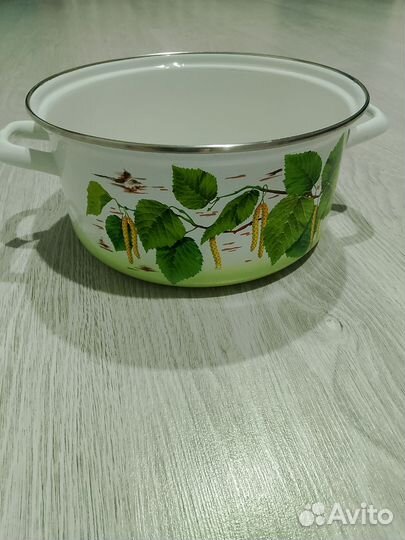 Кастрюля эмалированная