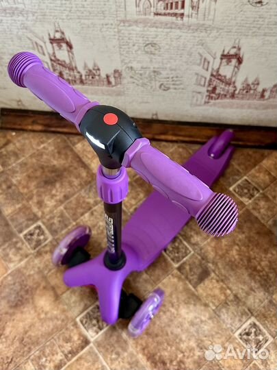 Самокат детский трехколесный светящийся