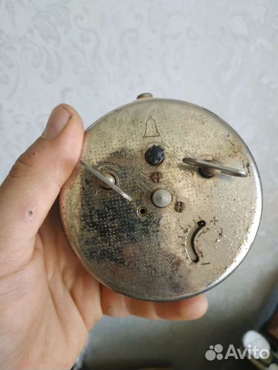 Часы кварцевые