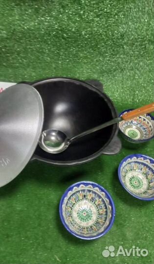 Kaзан чугунный 8 литpов