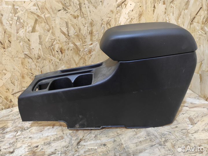 Подлокотник Mitsubishi Lancer 9