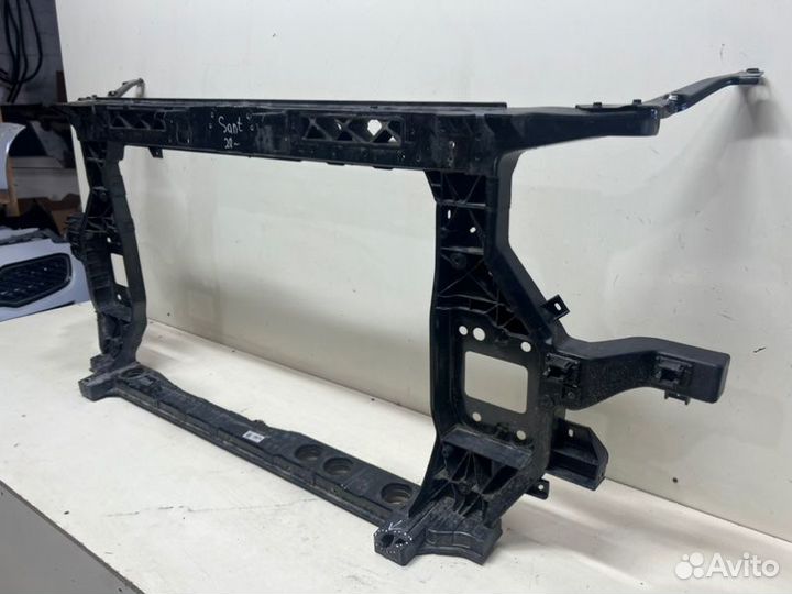 Рамка радиатора(телевизор) передняя Hyundai Santa