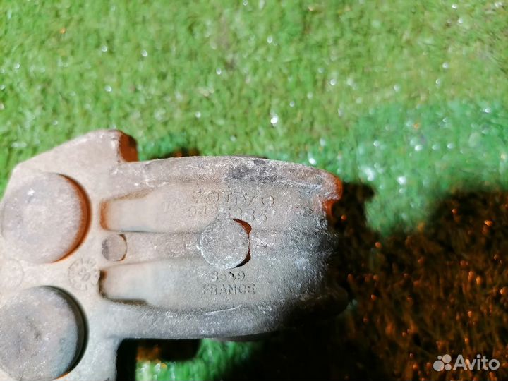 Опора кпп (подушка) 9445335 Volvo S60 V70 XC70 XC9