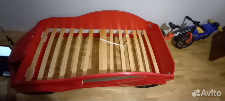 Детская кровать машина