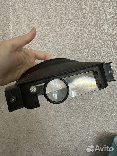 Маска с увеличительным стеклом и подсветкой