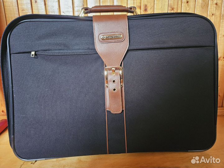 Чемоданы на колесах samsonite