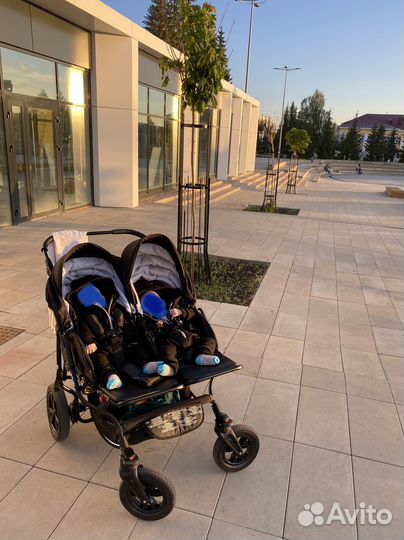 Коляска для двойни